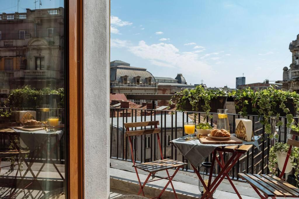 Sunny 2Br Flat - Old Town View Lejlighed Bukarest Eksteriør billede