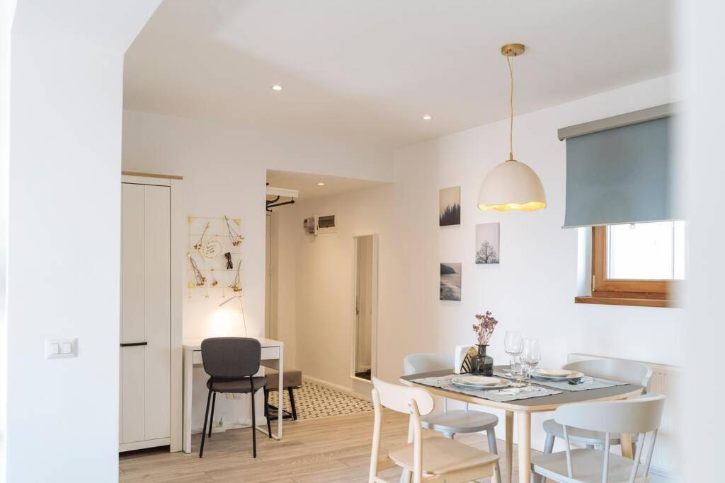 Sunny 2Br Flat - Old Town View Lejlighed Bukarest Eksteriør billede