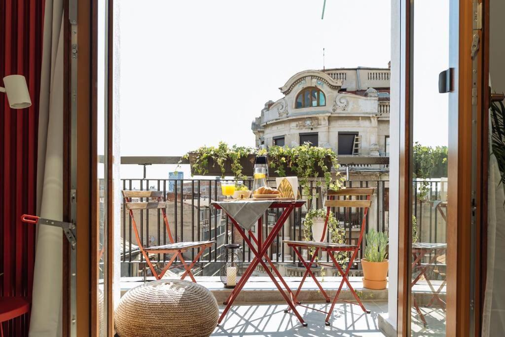 Sunny 2Br Flat - Old Town View Lejlighed Bukarest Eksteriør billede