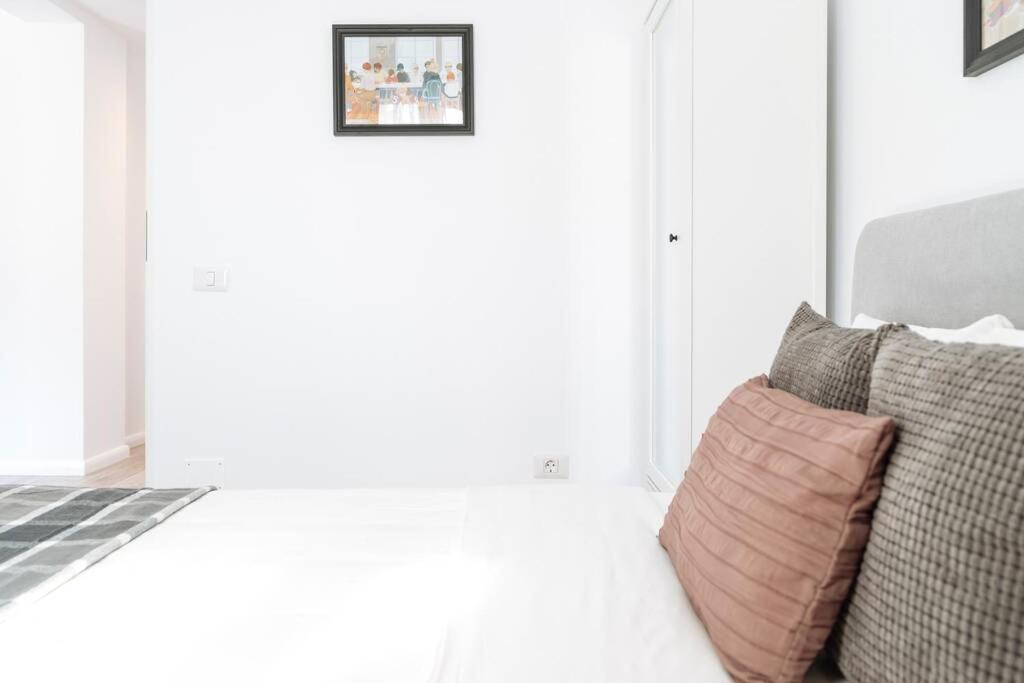 Sunny 2Br Flat - Old Town View Lejlighed Bukarest Eksteriør billede