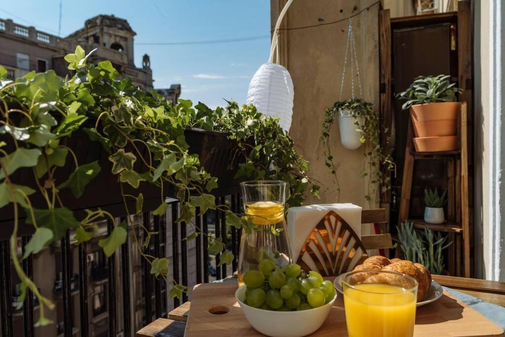 Sunny 2Br Flat - Old Town View Lejlighed Bukarest Eksteriør billede